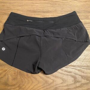 Lululemon speed ups shorts 2.5 inch. Size 2